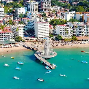Delfin Vista Pier Front Hotel